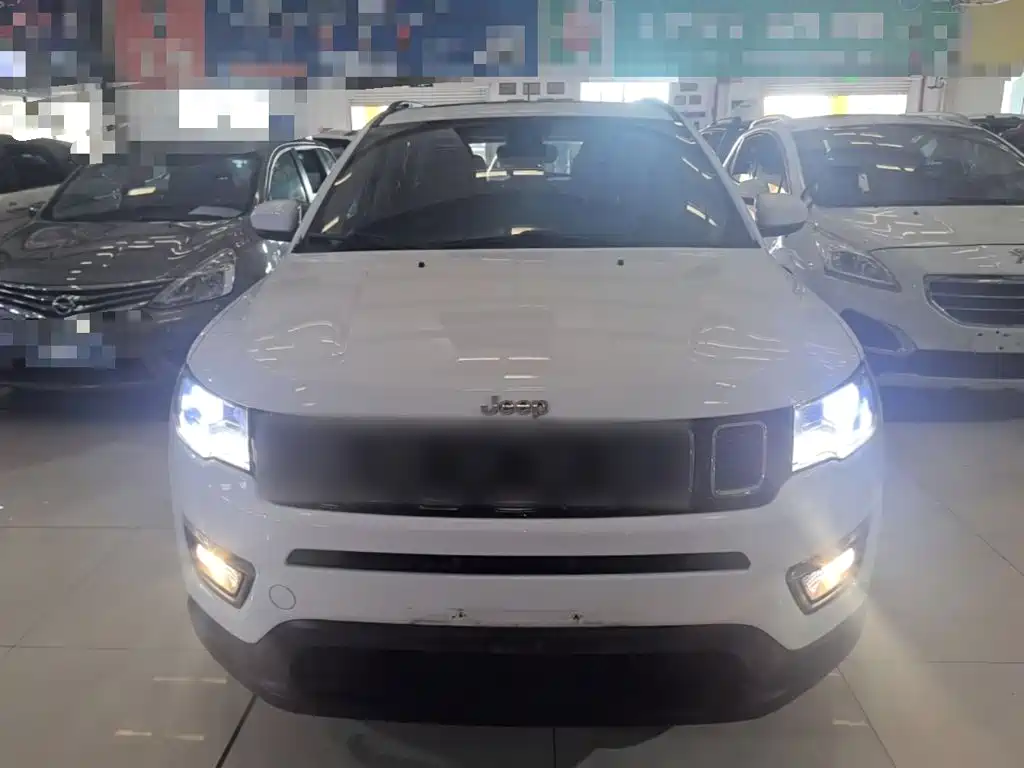 Jeep Compass — миниатюра 3