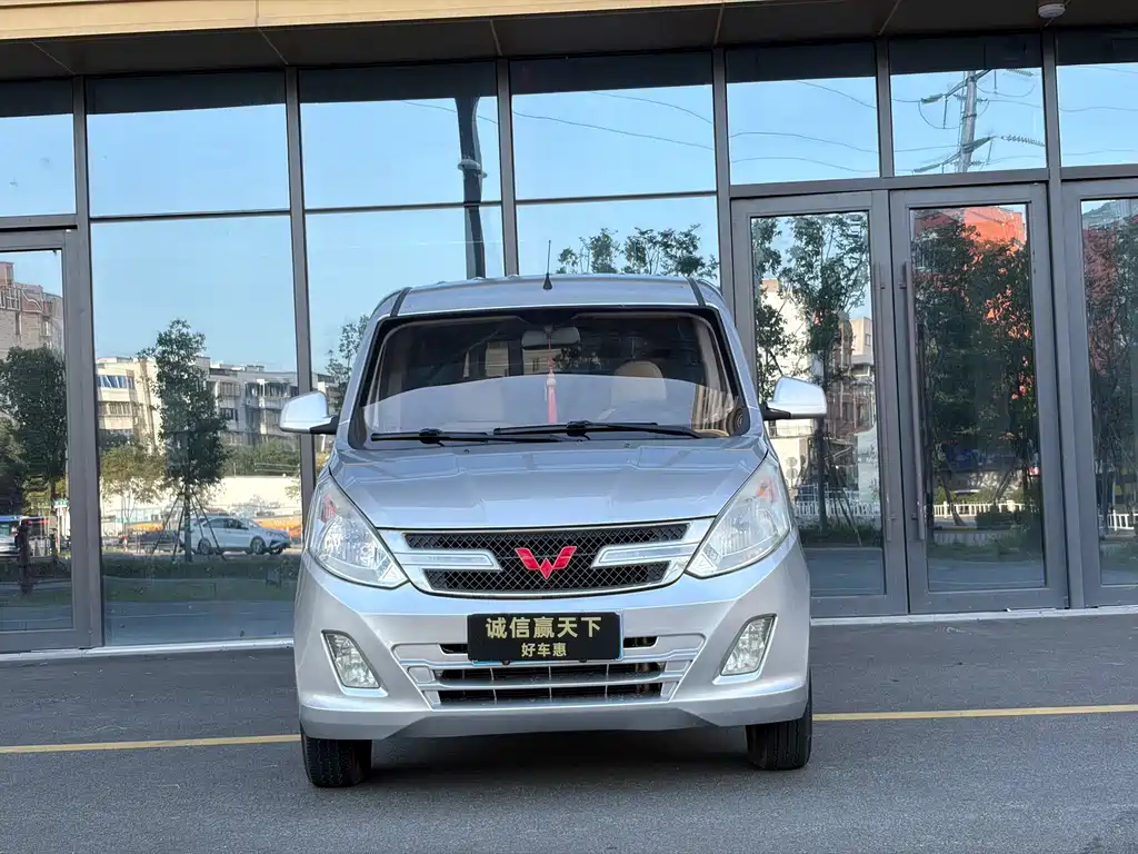 Wuling Rongguang V — миниатюра 2