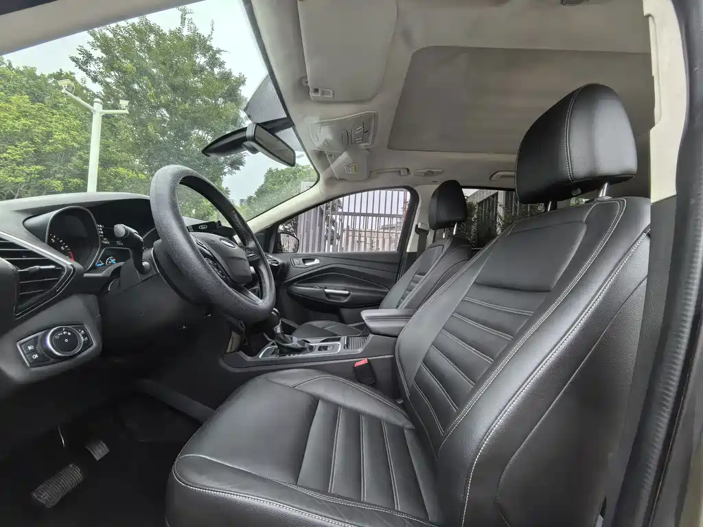 Ford Kuga — миниатюра 8