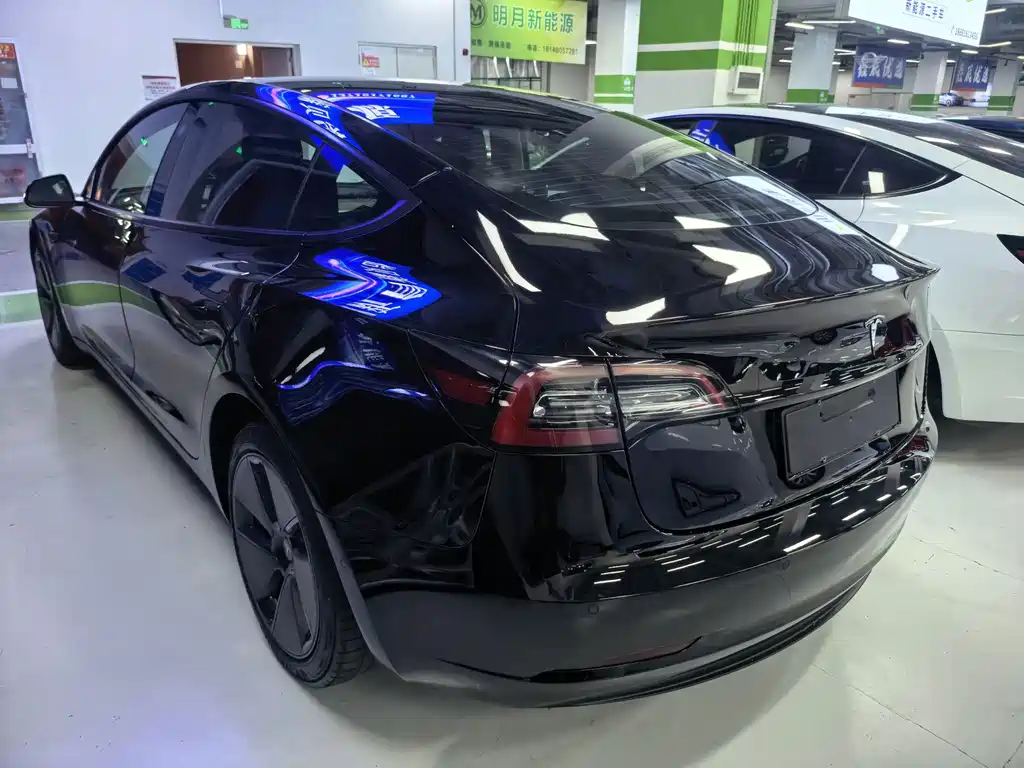 Tesla Model 3 — миниатюра 11