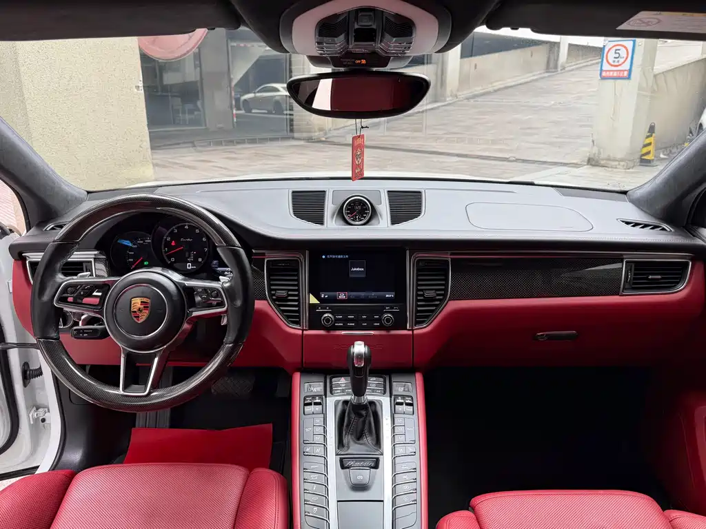 Porsche Macan — миниатюра 8