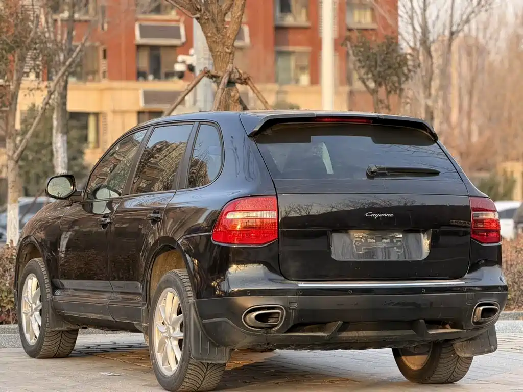 Porsche Cayenne — миниатюра 8