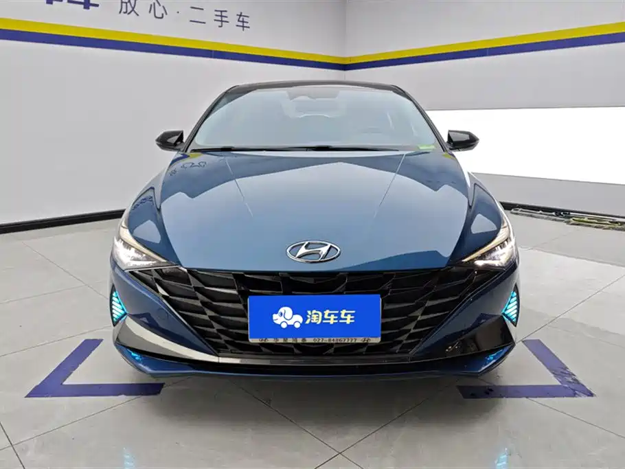 Hyundai Elantra 2021 1.5L CVT LUX Luxury
