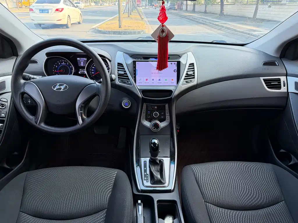 Hyundai Elantra Langdong — миниатюра 7