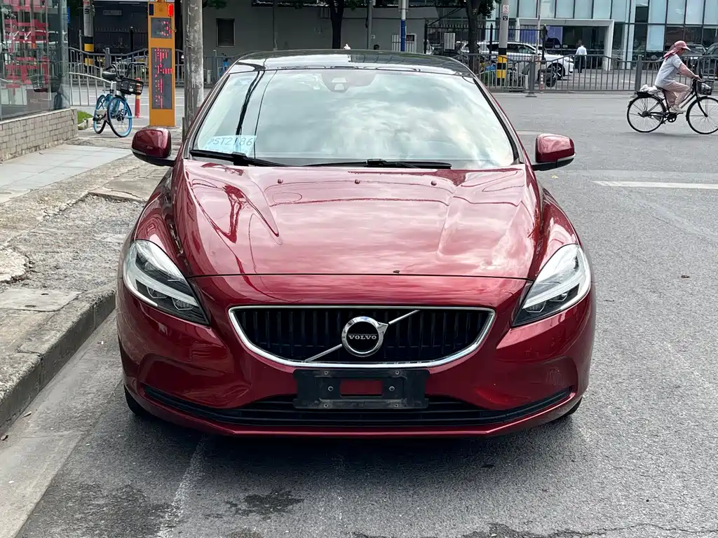 Volvo V40 — миниатюра 2