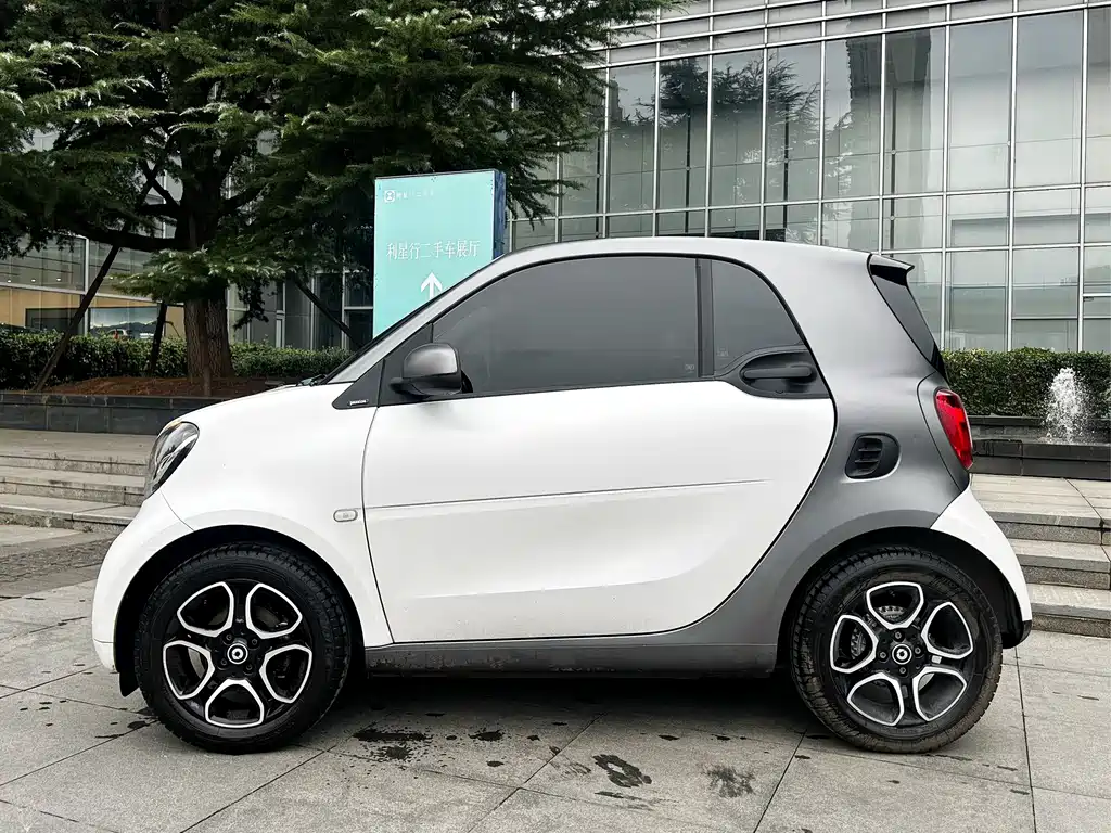 smart Smart Fortwo — миниатюра 2