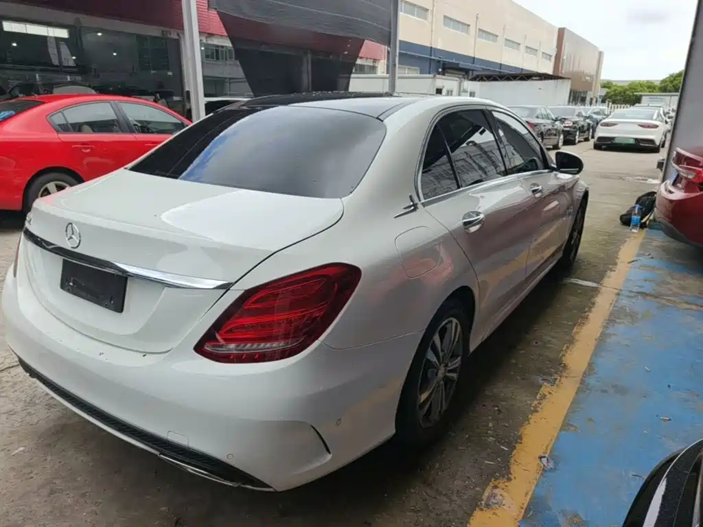 Mercedes-Benz C-Class — миниатюра 7