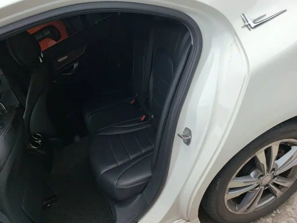 Mercedes-Benz C-Class — миниатюра 17