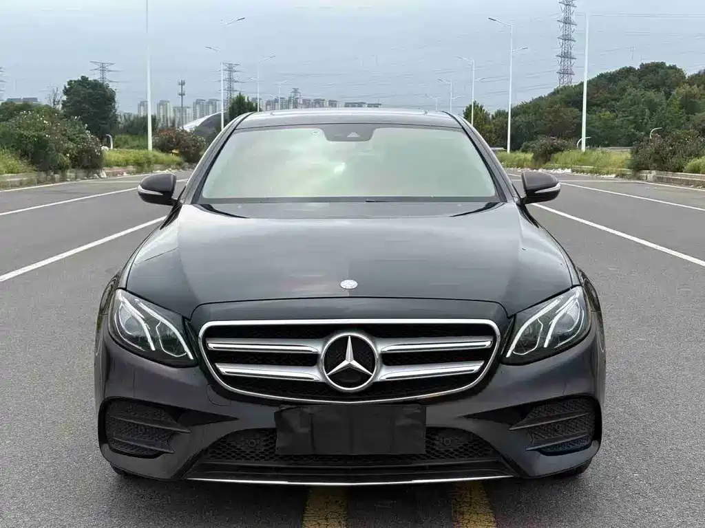 Mercedes-Benz E-Class — миниатюра 2