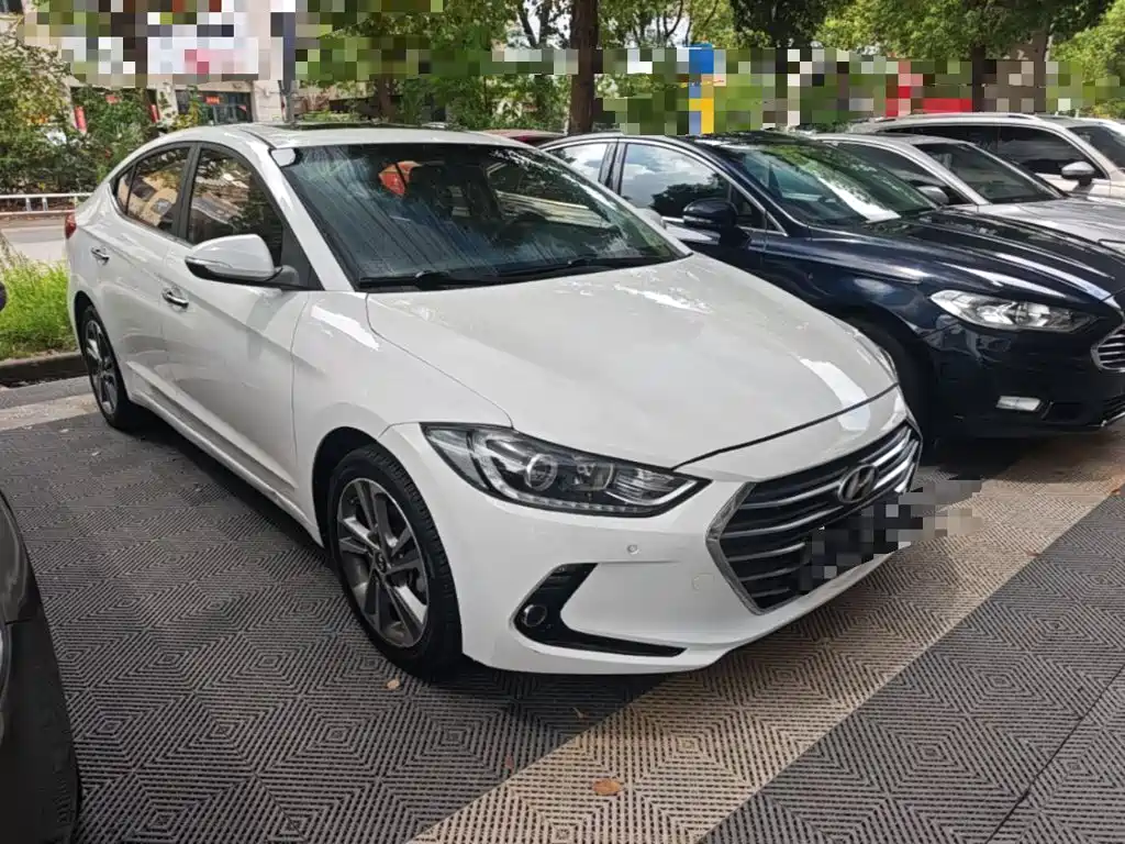 Hyundai Elantra — миниатюра 4
