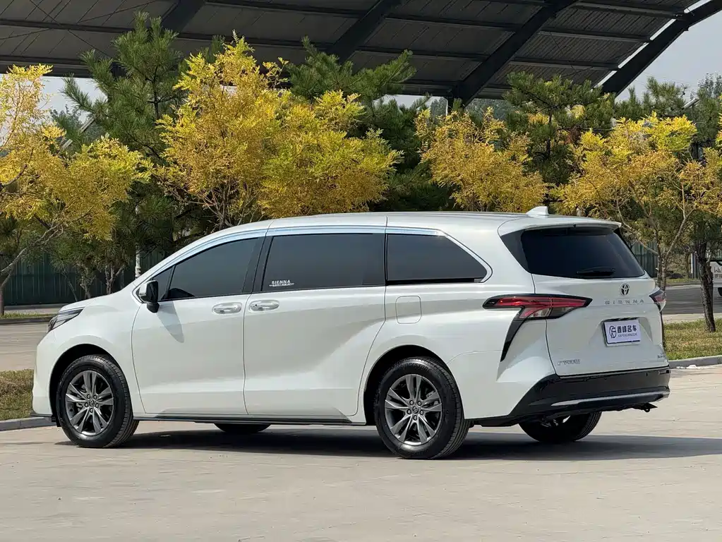 Toyota Sienna — миниатюра 25
