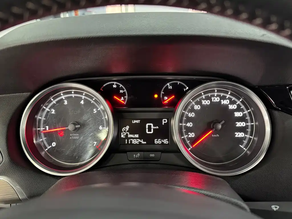Peugeot 408 2016 1.6T AT Luxury