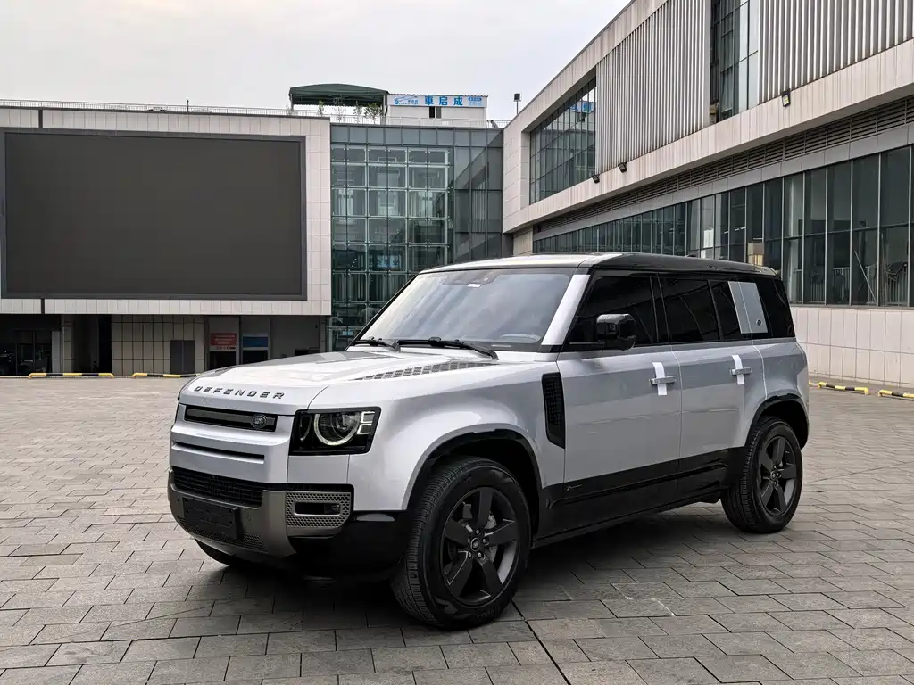 Land Rover Defender 2021