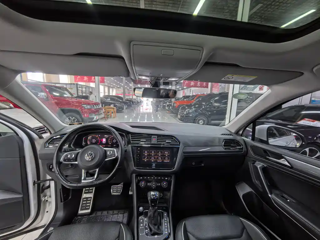 Volkswagen Tiguan L L 2020 330TSI AT R-Line Flagship VI