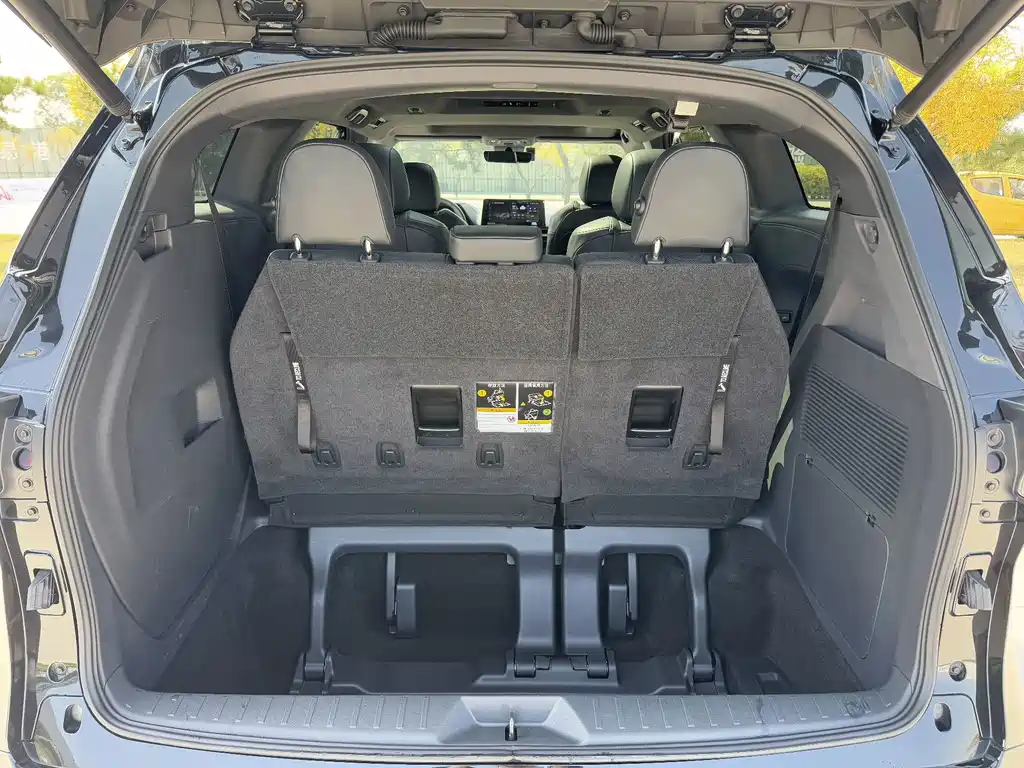 Toyota Granvia — миниатюра 21