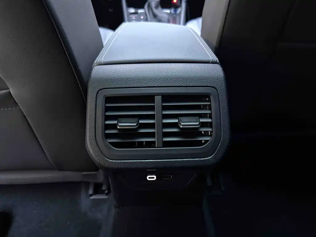 Volkswagen Lavida — миниатюра 15