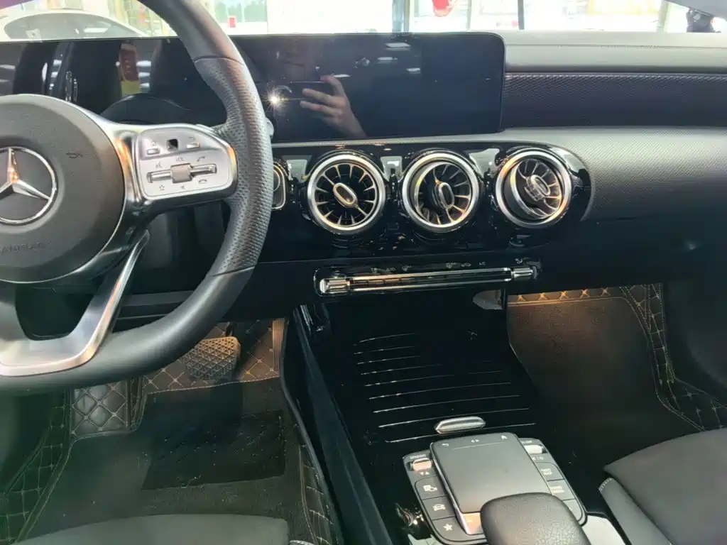 Mercedes-Benz A-Class — миниатюра 13