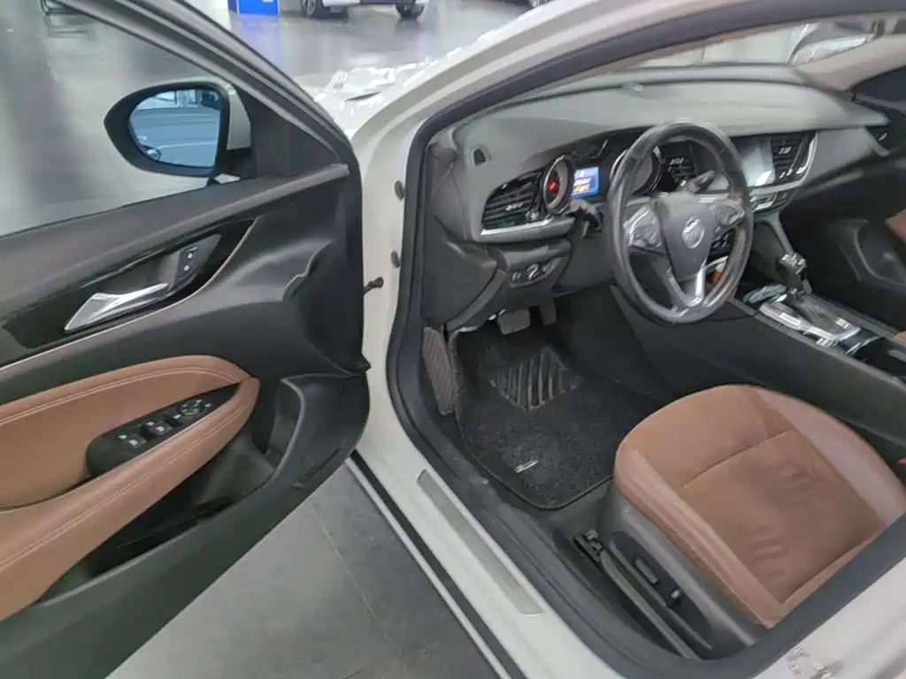 Buick Regal — миниатюра 16