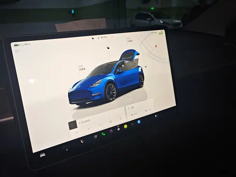 TESLA MODEL Y