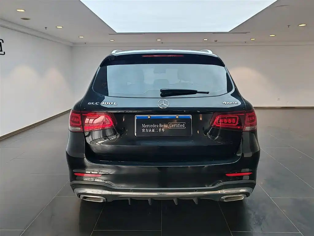 MERCEDES-BENZ GLC