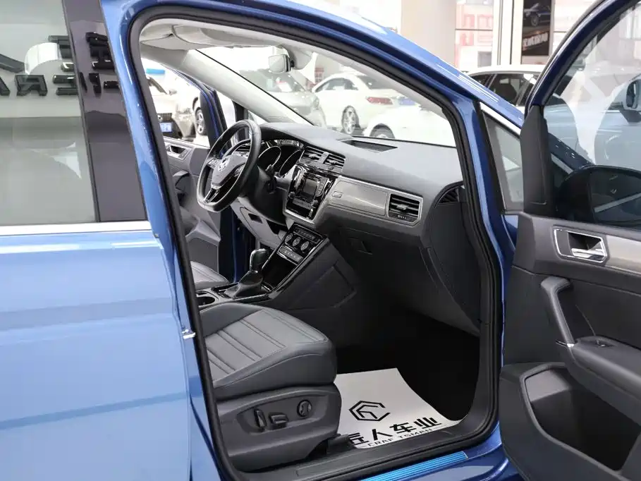 Volkswagen Touran — миниатюра 17