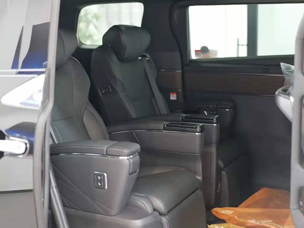 Toyota Vellfire 2024 2.5L