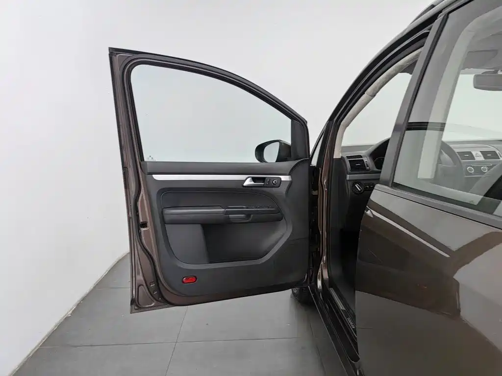 Volkswagen Touran — миниатюра 8
