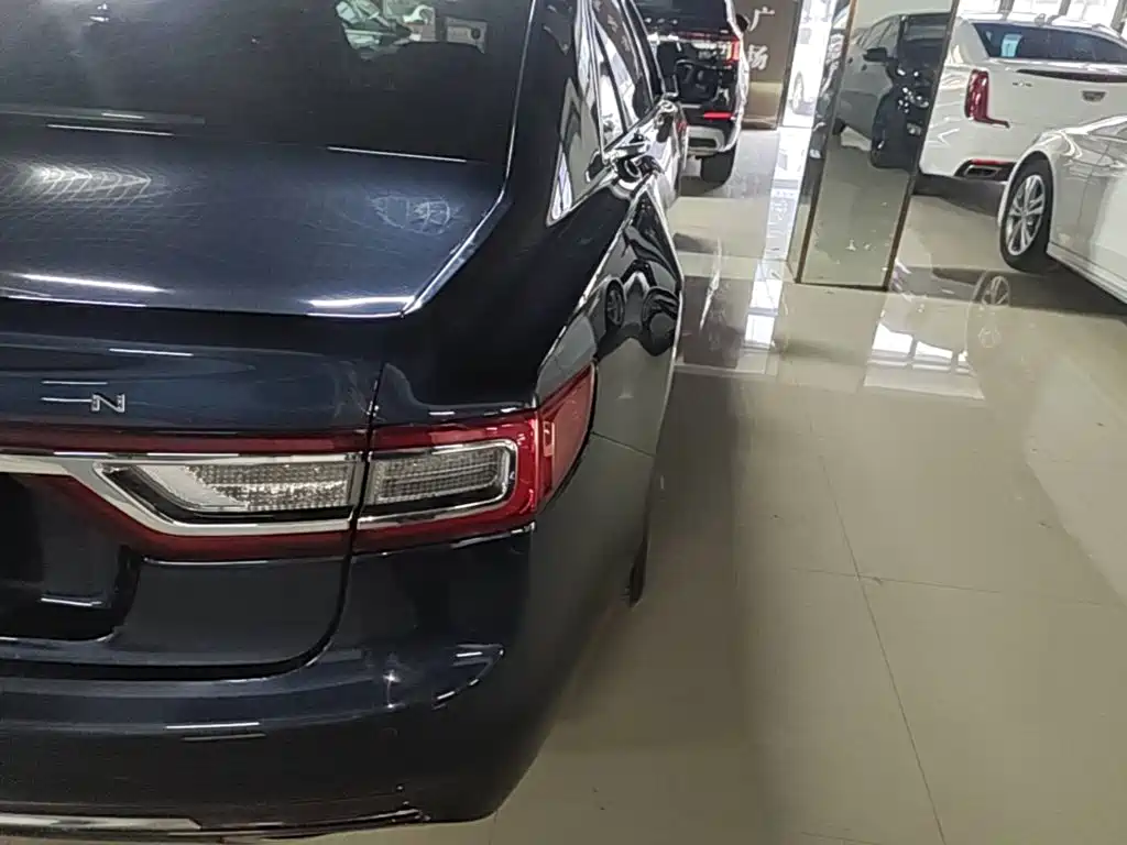 Lincoln Continental — миниатюра 8
