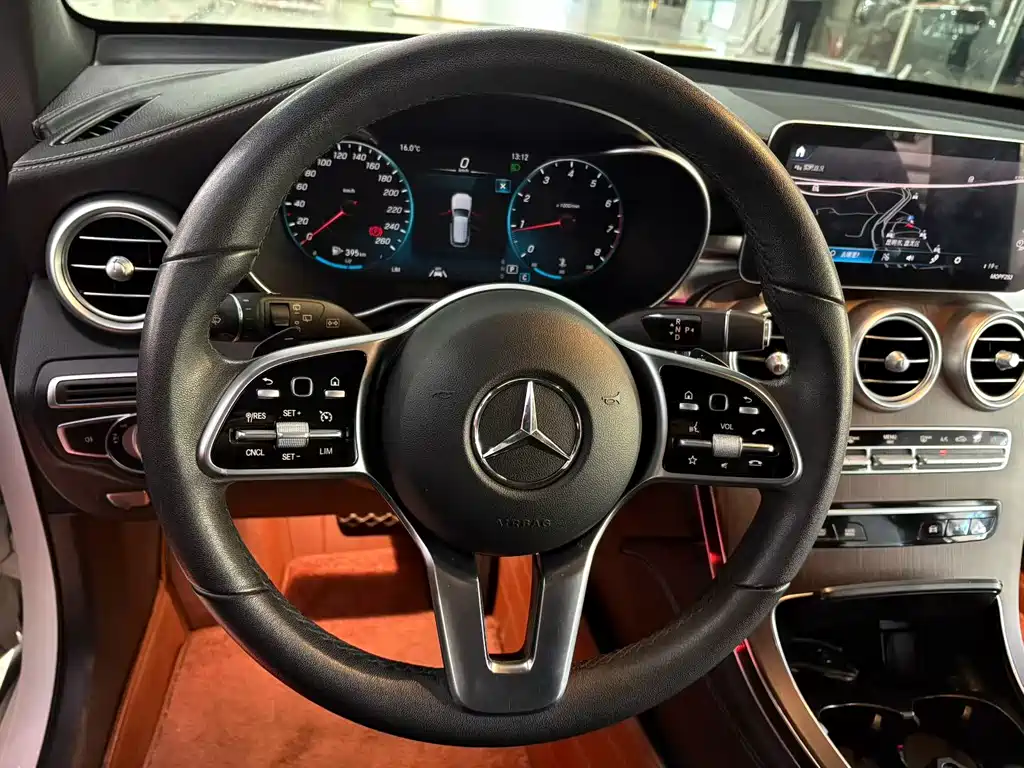 MERCEDES-BENZ GLC