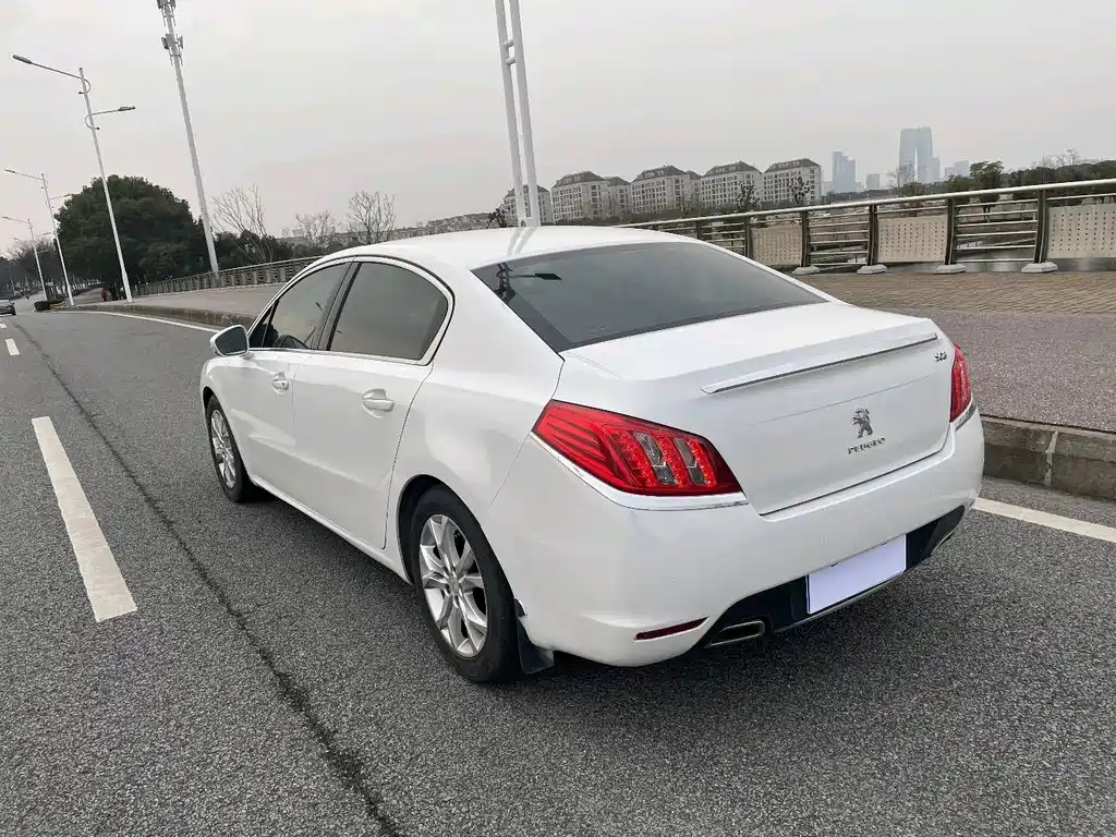 Peugeot 508 2013 2.3L