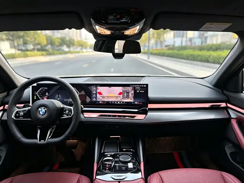 BMW 5 Series — миниатюра 12