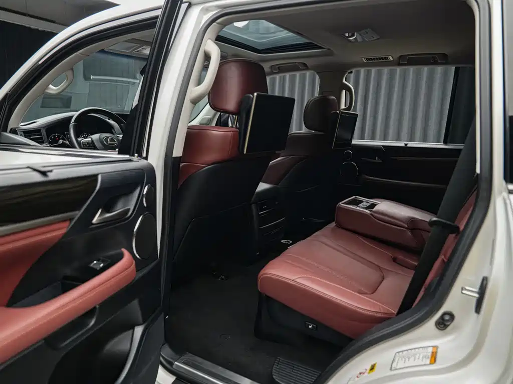 Lexus LX — миниатюра 13