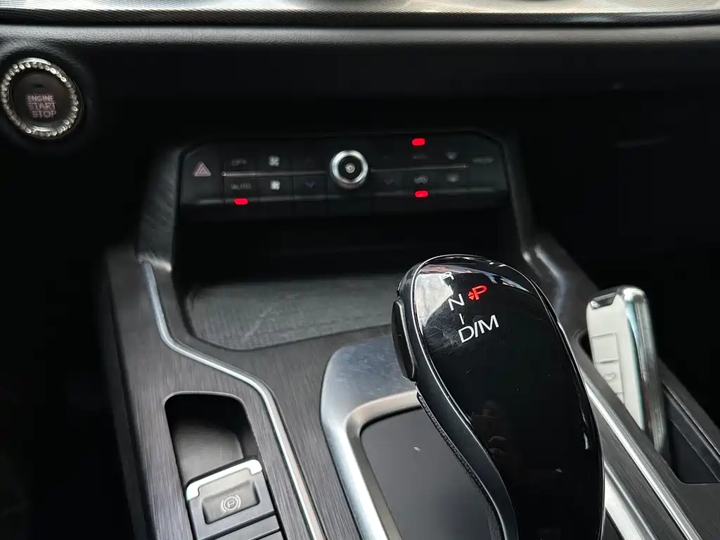 WEI PAI WEI BRAND VV5