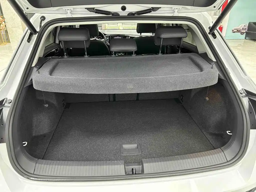 Volkswagen T-Roc — миниатюра 16