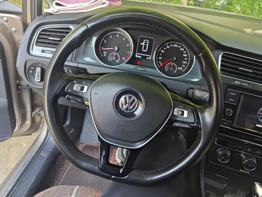 Volkswagen Golf — миниатюра 15