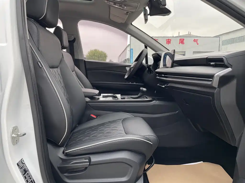 Wuling Jiachen — миниатюра 21