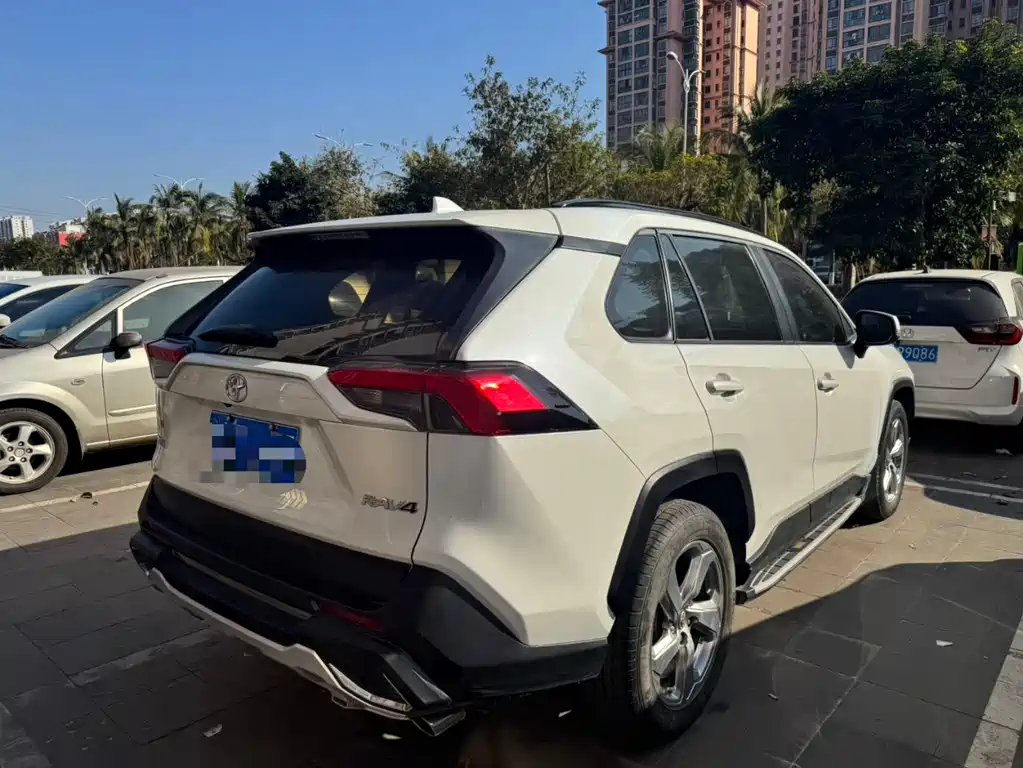 TOYOTA RAV4 RONGFANG