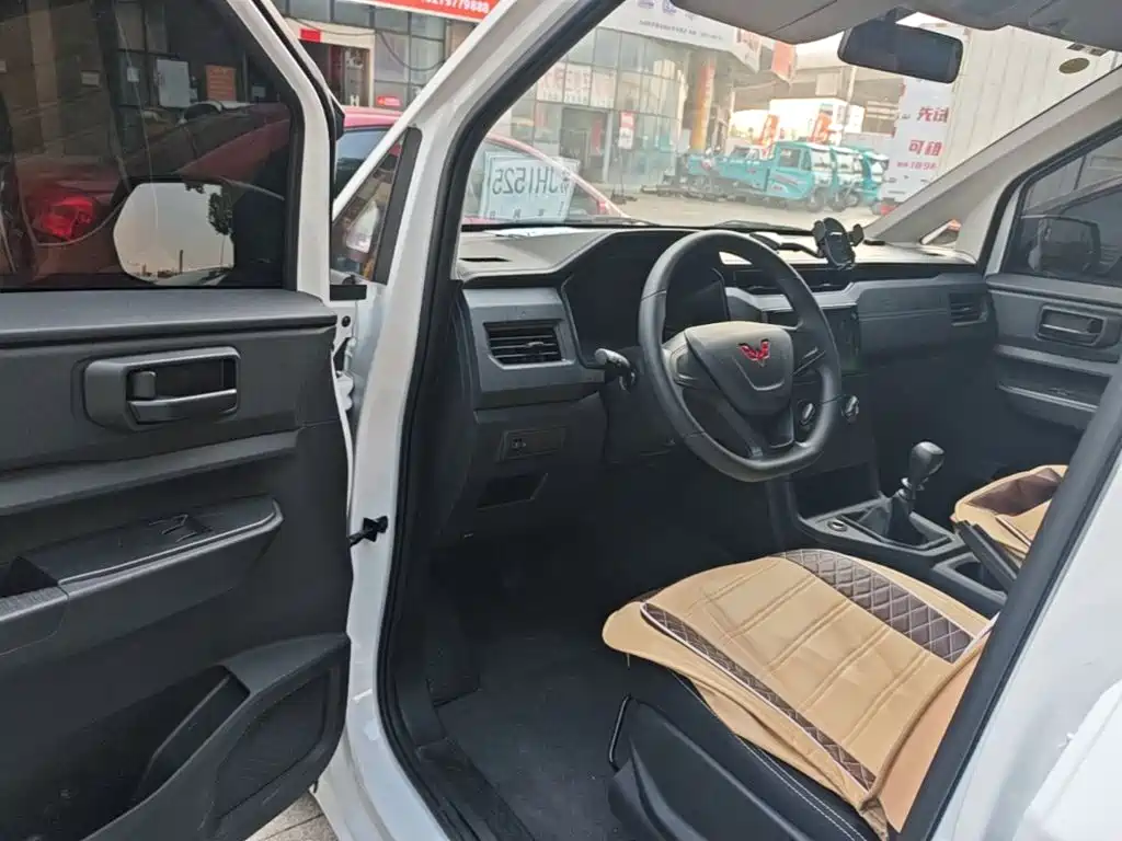 Wuling Hongguang PLUS — миниатюра 16