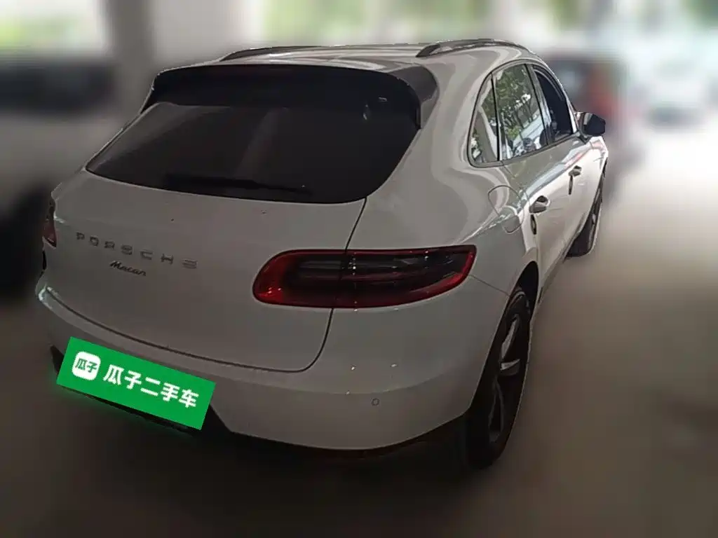 Porsche Macan — миниатюра 10
