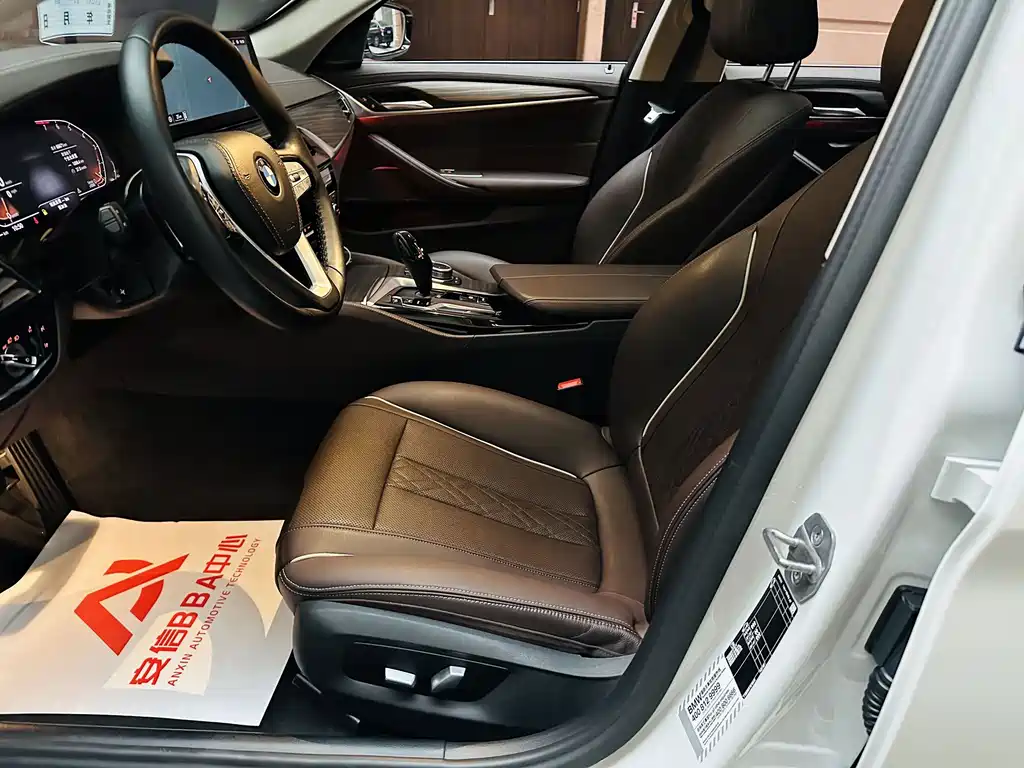 BMW 5 Series — миниатюра 15