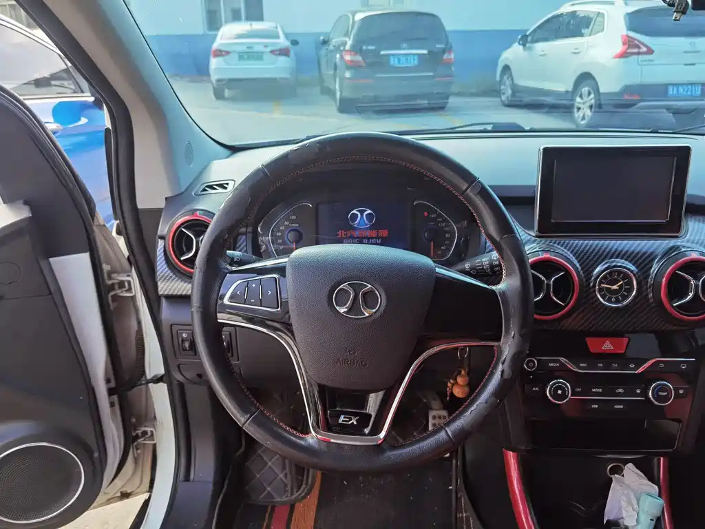 BAIC New Energy EX — миниатюра 13