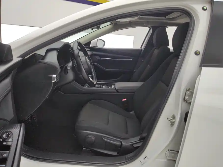 Mazda 3 Axela — миниатюра 9