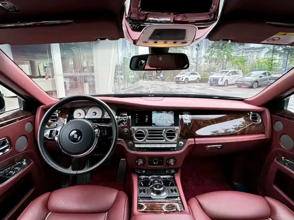 Rolls-Royce Ghost — миниатюра 13