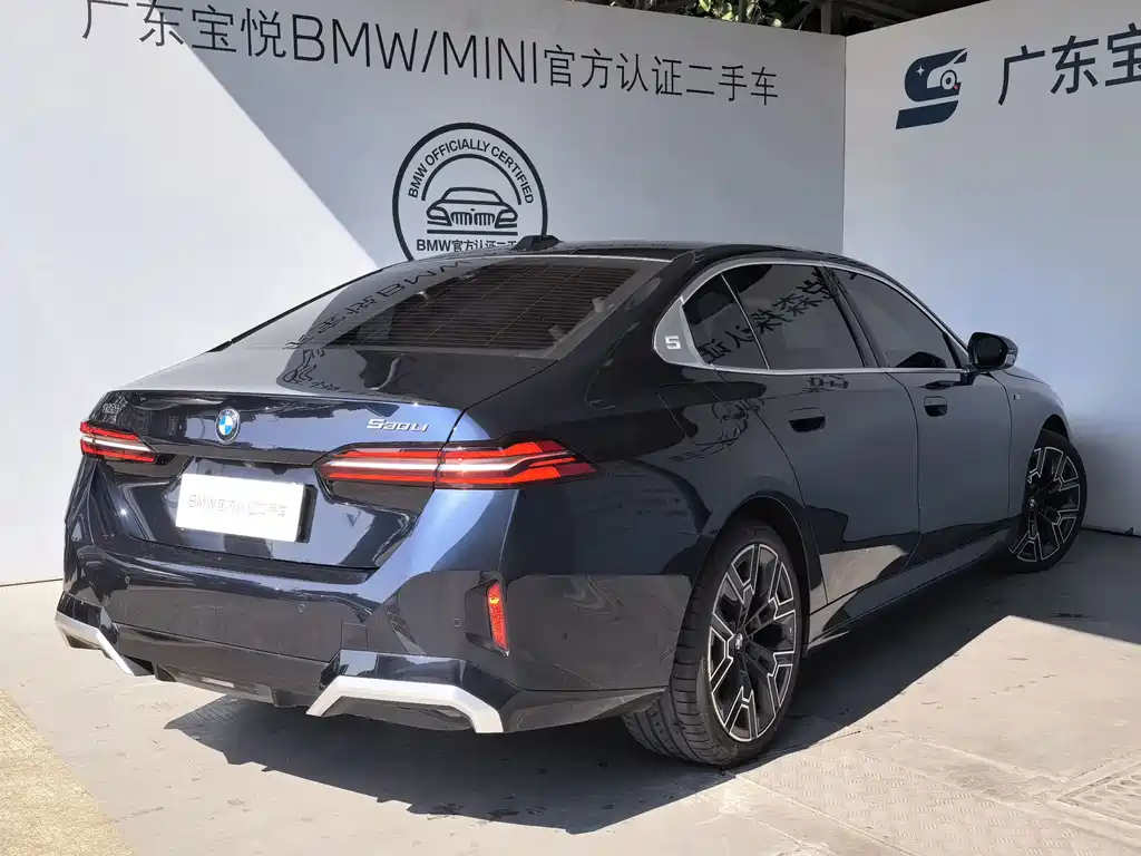 BMW 5 Series — миниатюра 4