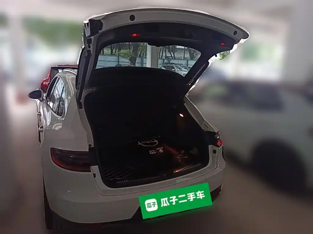 Porsche Macan — миниатюра 24