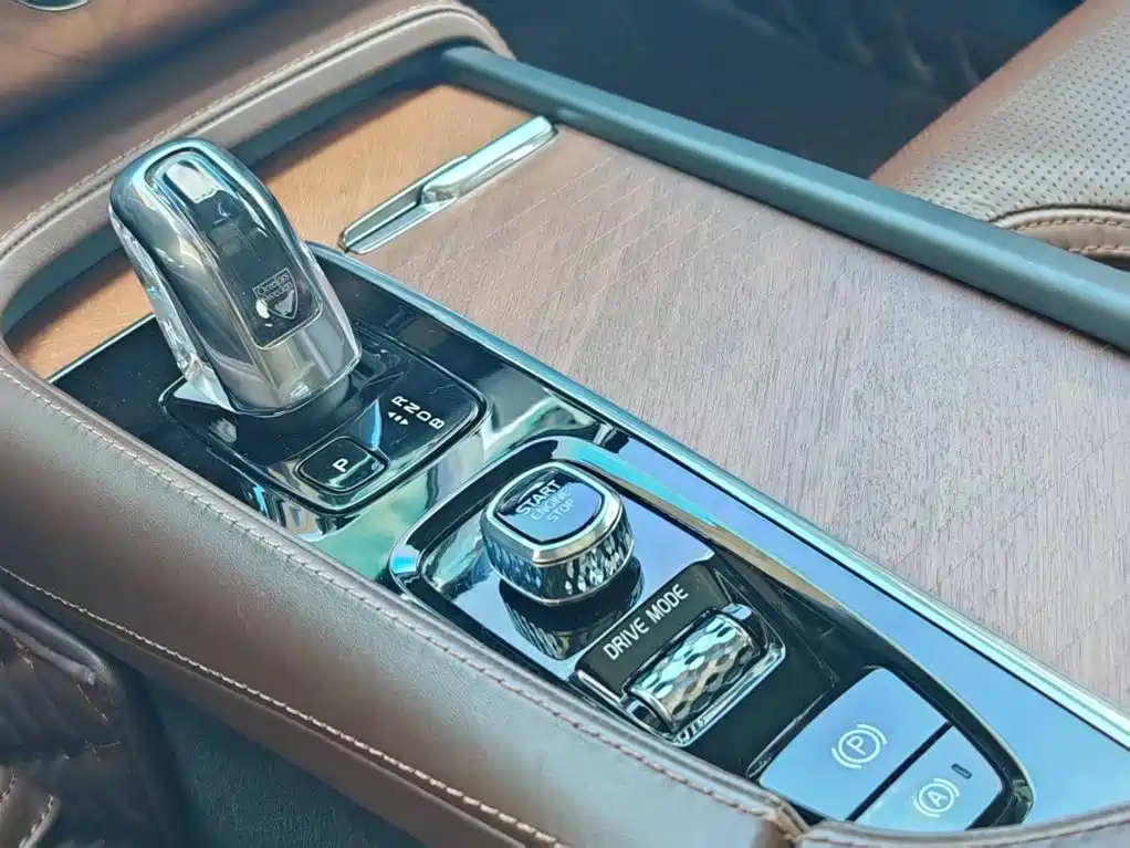 Volvo XC90 PHEV — миниатюра 15