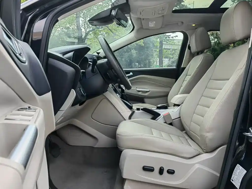 Ford Kuga — миниатюра 5