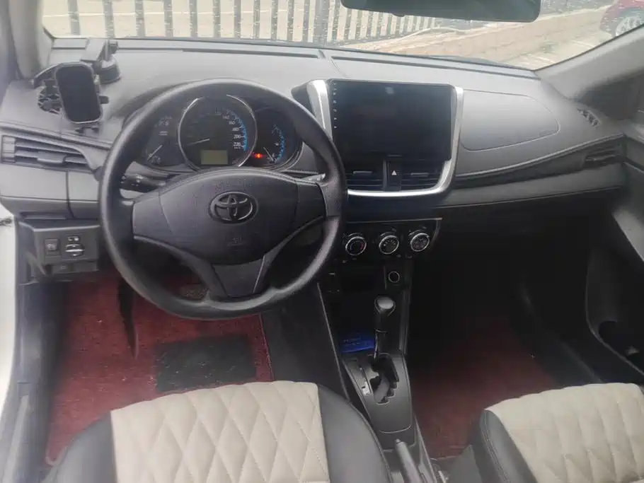 Toyota Yaris L — миниатюра 12