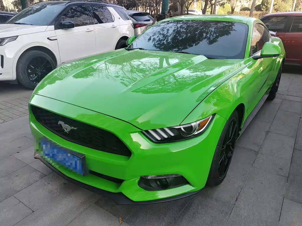 FORD MUSTANG