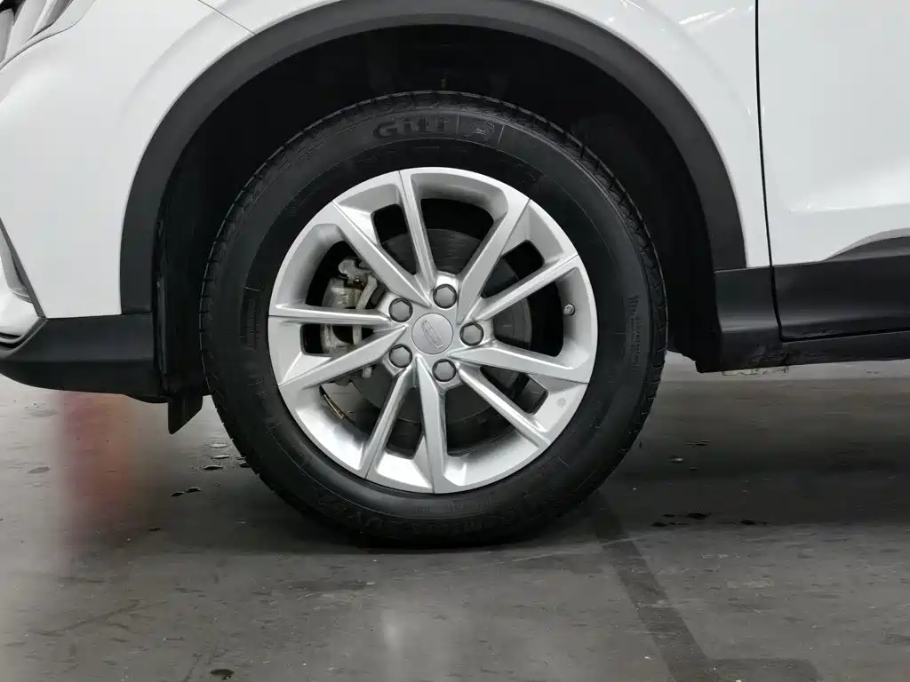 Geely Binyue — миниатюра 17